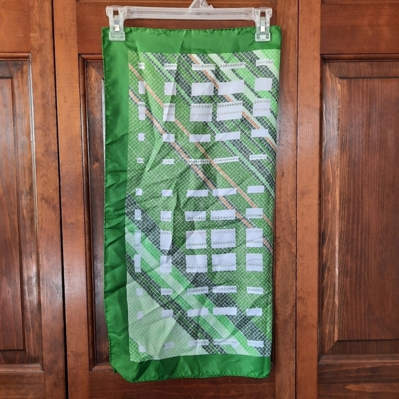 Vintage satin green white print scarf - Picture 1 of 7